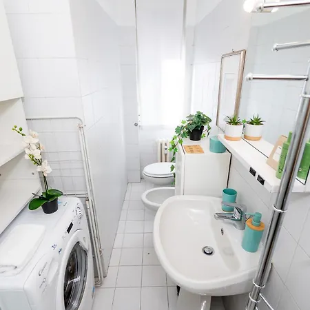 Charming With Balcony & Wi-fi Appartamento Milano