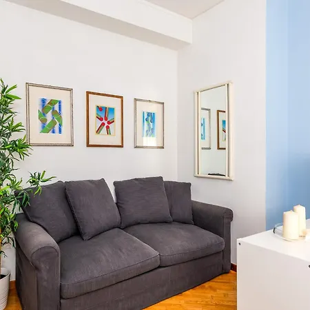 Appartamento Charming With Balcony & Wi-fi *