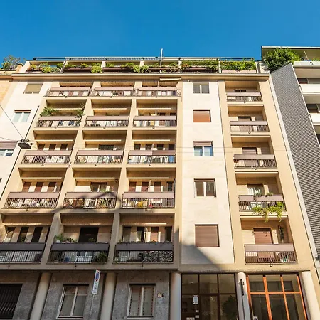 Appartamento Charming With Balcony & Wi-fi Milano