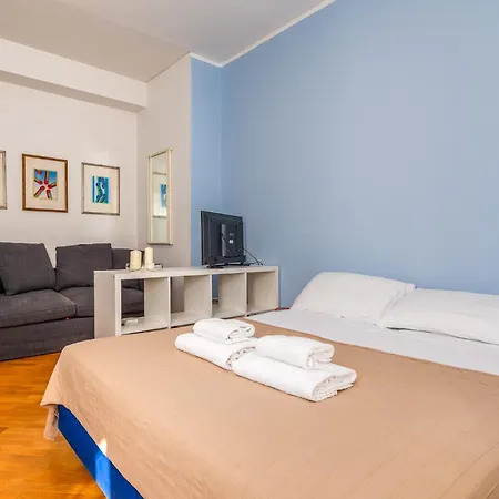 Charming With Balcony & Wi-fi * Mailand